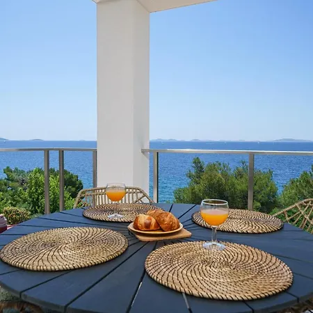 New Exclusive Apartment *